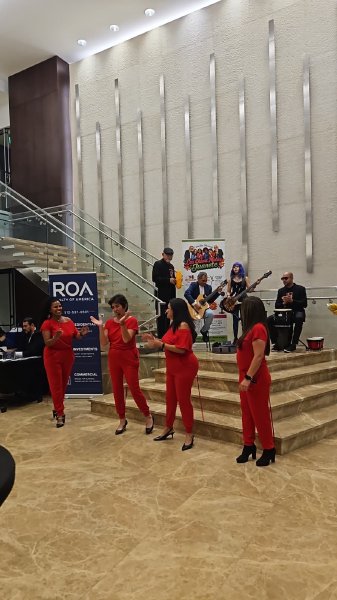 Show en vivo de Las Chicas Malas de Juanete con banda